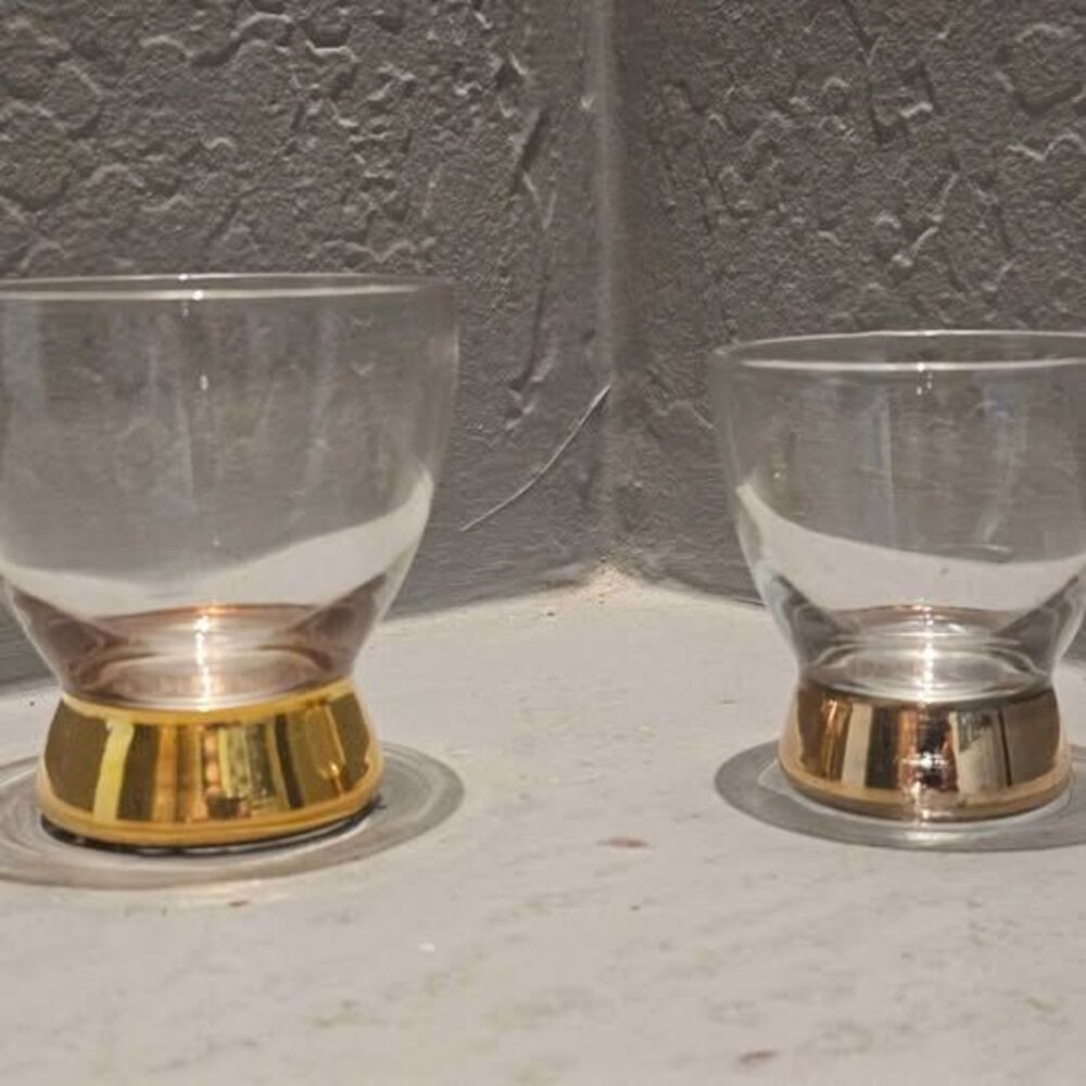 Set of 2 Gold Bottomed Cocktail Glasses